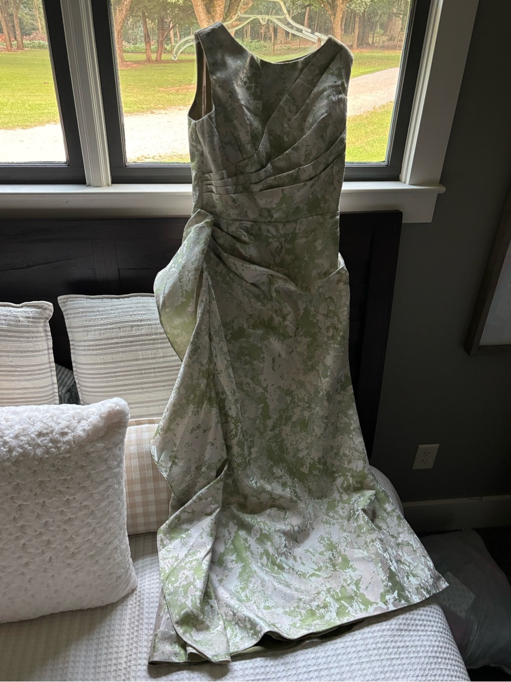 Elegant Green Floral Brocade Evening Dress